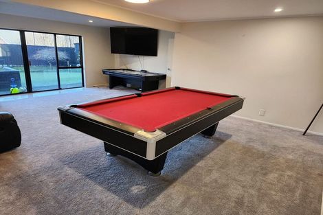 Photo of property in 102 Wiseley Road, West Harbour, Auckland, 0618