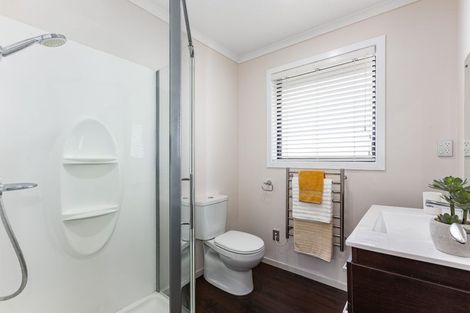 Photo of property in 5 Paparoa Crescent, Aotea, Porirua, 5024