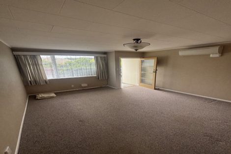 Photo of property in 5 Whirinaki Crescent, Heretaunga, Upper Hutt, 5018