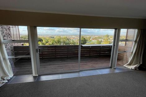 Photo of property in 5/60 West Coast Road, Glen Eden, Auckland, 0602