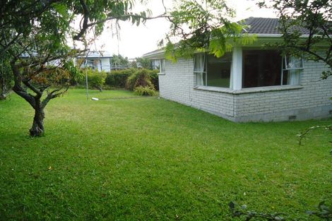 Photo of property in 2/95 Archers Road, Hillcrest, Auckland, 0629