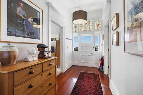 Photo of property in 23 Moana Road, Kelburn, Wellington, 6012