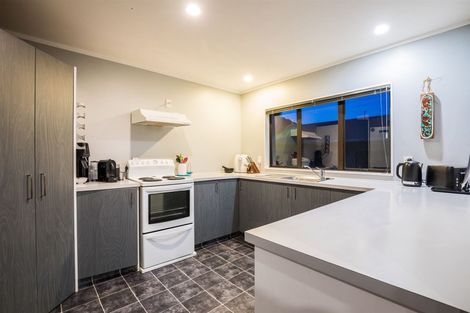 Photo of property in 62 Albatross Close, Whitby, Porirua, 5024