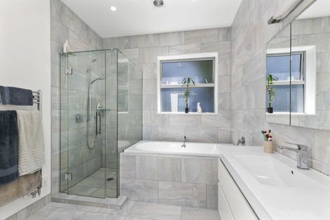 Photo of property in 6 Owhiro Bay Parade, Island Bay, Wellington, 6023