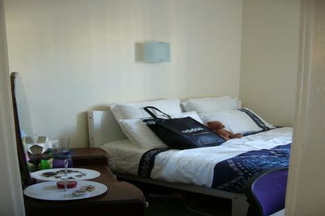 Photo of property in 2/25 Clifton Terrace, Kelburn, Wellington, 6012