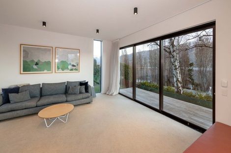 Photo of property in 9 Beacon Point Road, Wanaka, 9305