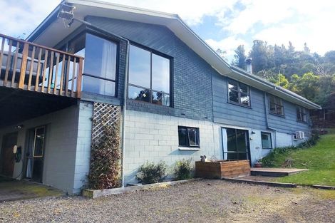Photo of property in 2 Branch Road, Lake Okareka, Rotorua, 3076