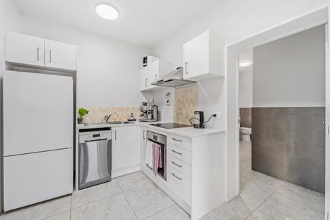 Photo of property in 87 Roberts Road, Matakatia, Whangaparaoa, 0930