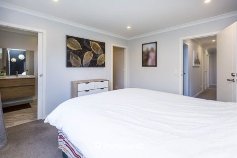Photo of property in 10 Kerrigan Crescent, Wallaceville, Upper Hutt, 5018