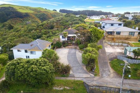 Photo of property in 29 Hiwi Crescent, Titahi Bay, Porirua, 5022