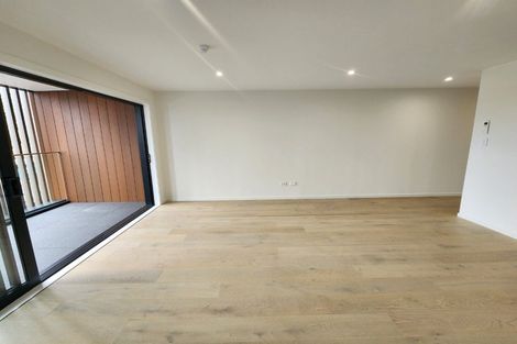 Photo of property in 2/64 Coronation Road, Hillcrest, Auckland, 0627