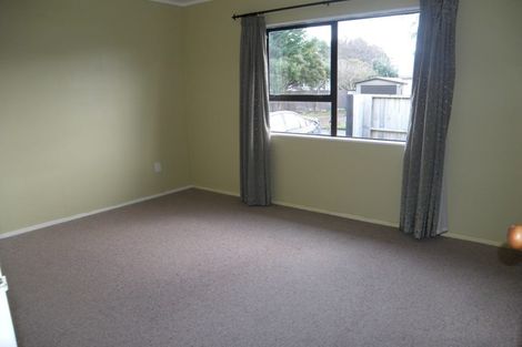 Photo of property in 3 Atarau Grove, Paraparaumu, 5032