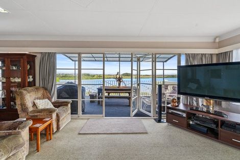 Photo of property in 39 Estuary Road, Weymouth, Auckland, 2103