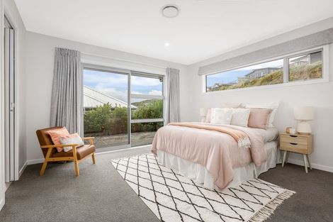 Photo of property in 49 Waitaria Terrace, Aotea, Porirua, 5024