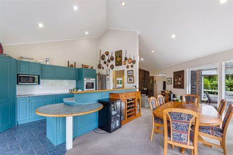 Photo of property in 252 Boord Crescent, Kumeu, 0891