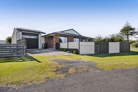 Photo of property in 2 Heaphy Road, Opunake, 4616