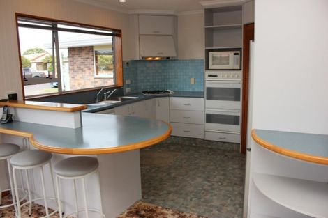 Photo of property in 11 Ponderosa Place, Opunake, 4616