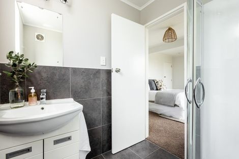 Photo of property in 32 Duckworth Crescent, Greenmeadows, Napier, 4112