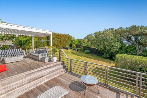 Photo of property in 88 Tiri Road, Tindalls Beach, Whangaparaoa, 0930