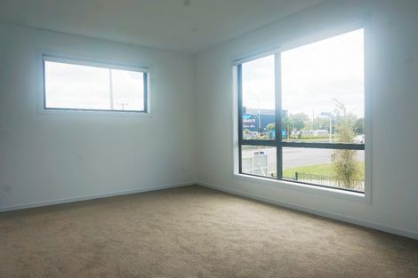 Photo of property in 1 Kea Road, Silverdale, 0932