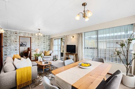 Photo of property in 2 Tiverton Crescent, Whalers Gate, New Plymouth, 4310