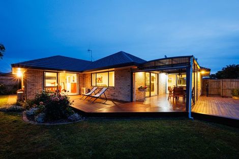 Photo of property in 147 Pacific Drive, Fitzherbert, Palmerston North, 4410