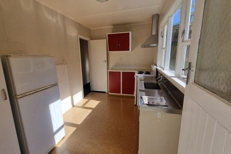 Photo of property in 12 Huntingdon Street, Northland, Wellington, 6012