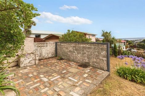 Photo of property in 129 Conclusion Street, Ascot Park, Porirua, 5024