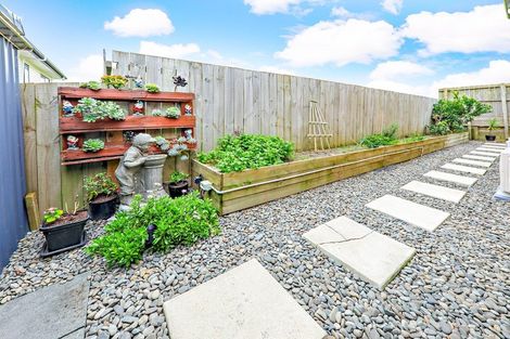 Photo of property in 18 Andover Way, Goodwood Heights, Auckland, 2105