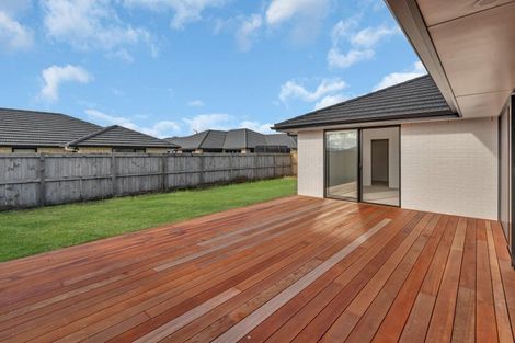 Photo of property in 11 Kapiakauri Road, One Tree Point, 0118