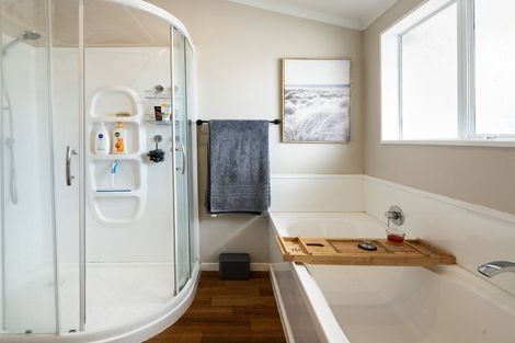 Photo of property in 28 Rothesay Place, Dinsdale, Hamilton, 3204