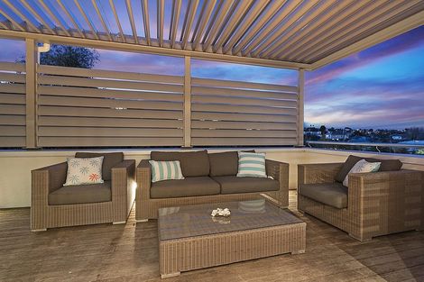 Photo of property in 2/55 Parr Terrace, Castor Bay, Auckland, 0620