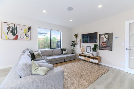 Photo of property in 14 Walter Ruddock Avenue, Kumeu, 0810