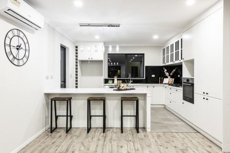 Photo of property in 198 Ridge Road, Howick, Auckland, 2014