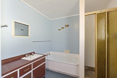 Photo of property in 64a Te Rauparaha Street, Otaki, 5512