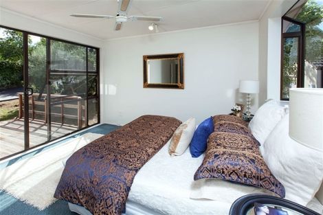 Photo of property in 1/24 Merton Avenue, Glenfield, Auckland, 0627