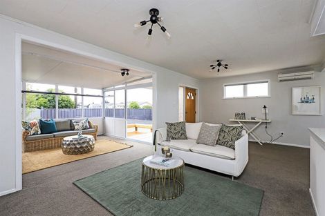 Photo of property in 24 Magdalen Crescent, Pirimai, Napier, 4112