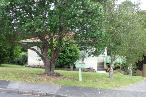 Photo of property in 6 Pavola Grove, Glenfield, Auckland, 0629
