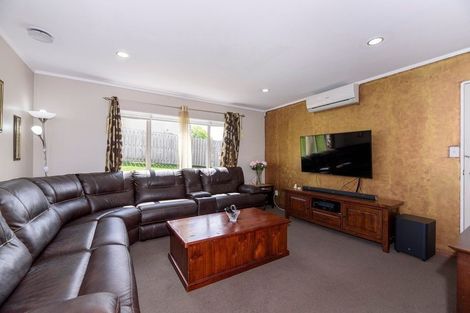 Photo of property in 49 Patts Avenue, Glendene, Auckland, 0602