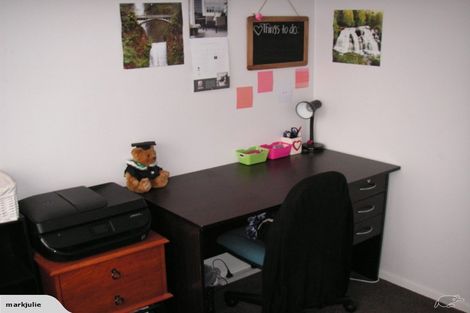 Photo of property in 27 Ihle Street, Terrace End, Palmerston North, 4410