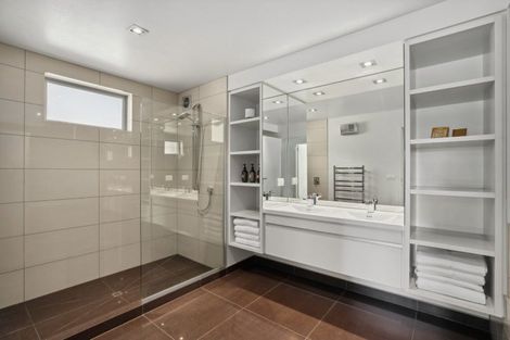 Photo of property in 10 Tapley Paddock, Wanaka, 9305