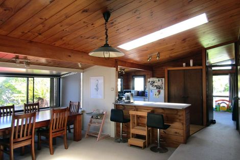 Photo of property in 22 Marina View Drive, West Harbour, Auckland, 0618