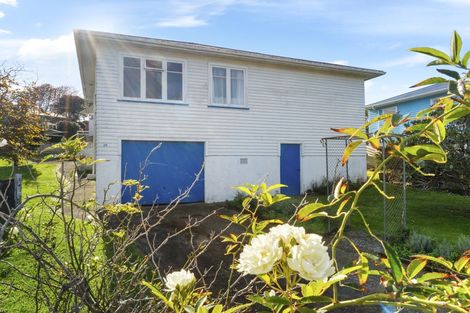 Photo of property in 6 Hughson Street, Waitara, 4320