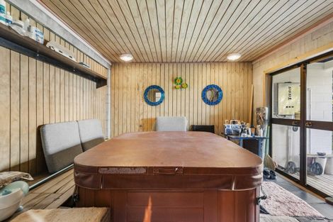 Photo of property in 16 Brigantine Drive, Beach Haven, Auckland, 0626