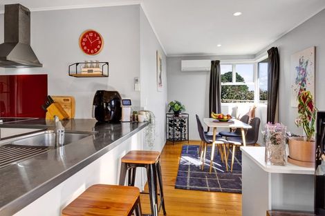 Photo of property in 6 Brookes Terrace, Waitara, 4320