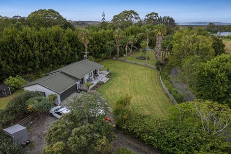 Photo of property in 786 South Head Road, South Head, Helensville, 0874