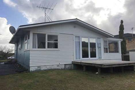 Photo of property in 169 Hobsonville Road, West Harbour, Auckland, 0618