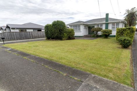 Photo of property in 115 Bartholomew Road, Levin, 5510