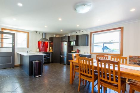 Photo of property in 11 Albert Street, Dannevirke, 4930