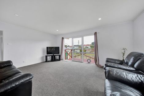 Photo of property in 35 Herekawe Drive, Spotswood, New Plymouth, 4310